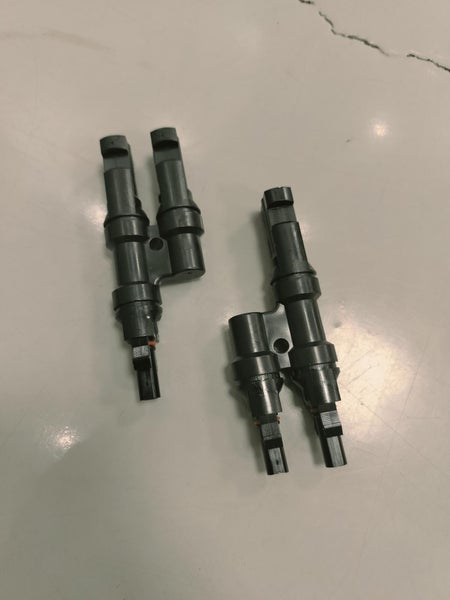 Aurinkopeneelien MC4-liittimien y-haaroitin, pari